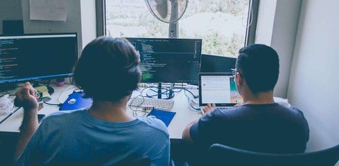 駐場(chǎng)開發(fā)和軟件外包有什么區(qū)別?